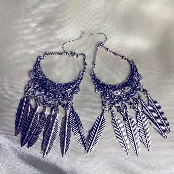 Earrings - Picture 1 of 1